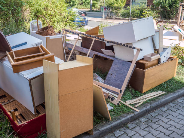 Best Estate Cleanout Services  in West Ishpeng, MI